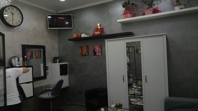 Penny Look - Hairstyle - Coiffure Giugliano In Campania - OneBooking