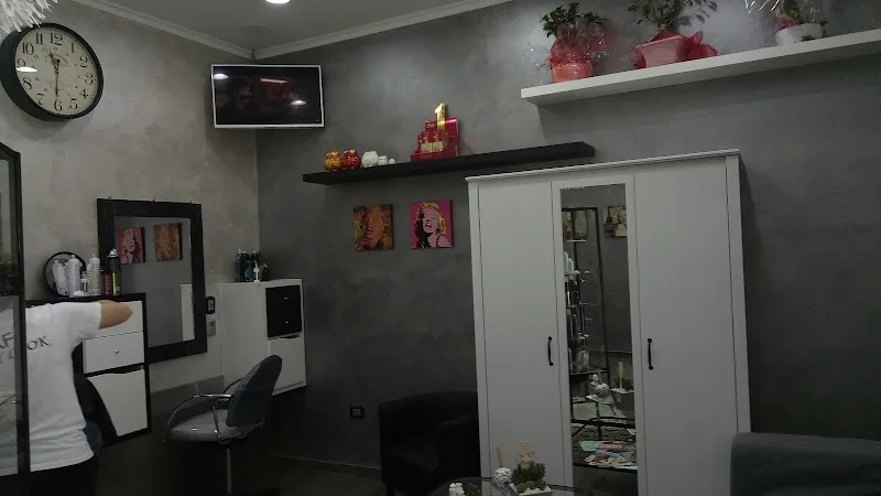 Penny Look - Hairstyle - Coiffure Giugliano In Campania - OneBooking