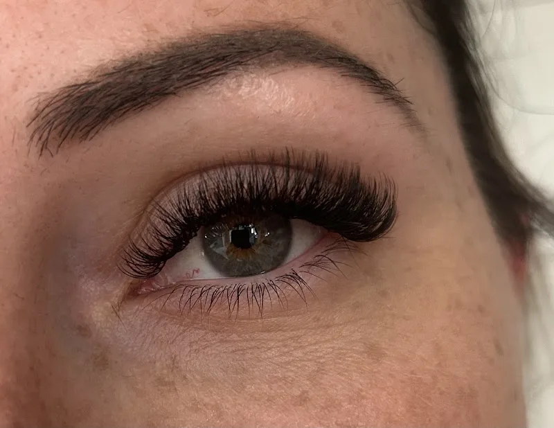 Miradas que matan Pestañas uñas y micropigmentacion zaragoza - Institut de beauté Zaragoza - OneBooking
