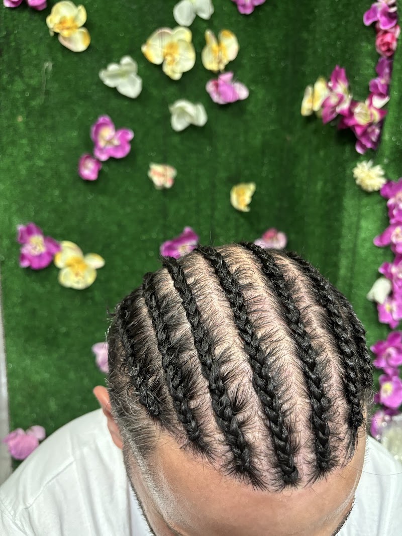 M.F. Afro/Trenzas Africanas - Coiffure Alicante - OneBooking