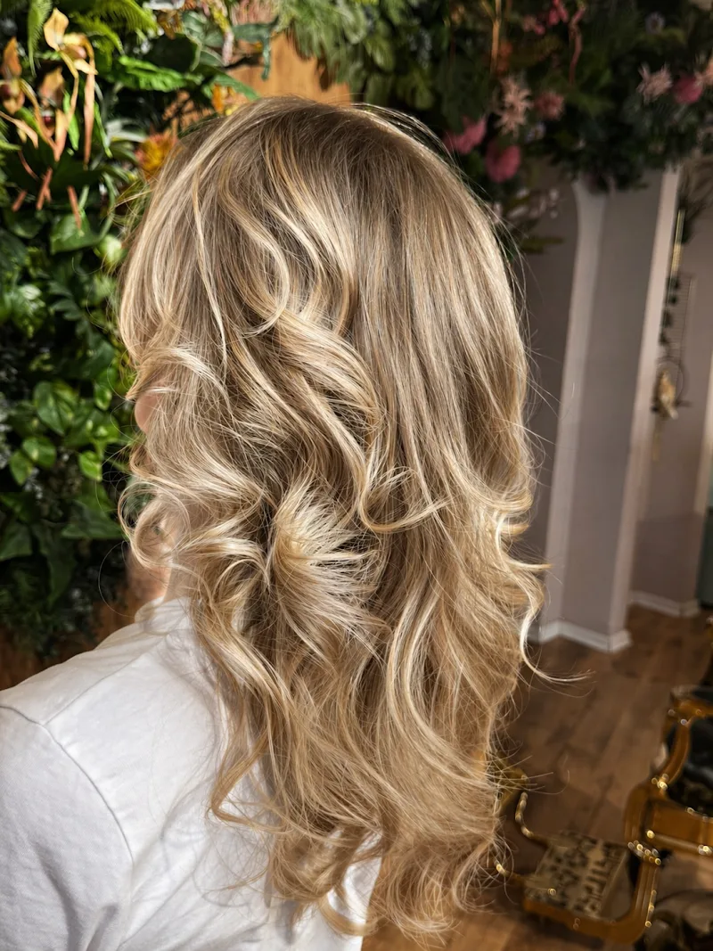 HAIR BY JOLDASH Friseur Damen& Herren - Coiffure Cologne - OneBooking