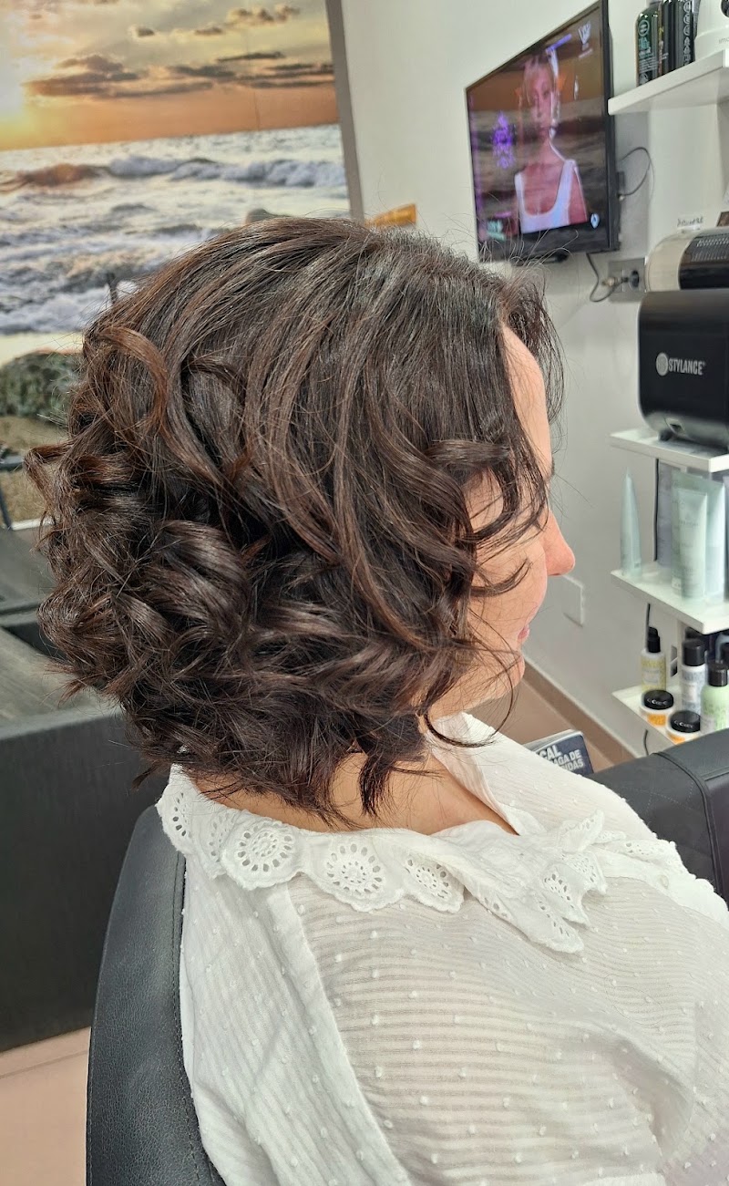 Peluquería Molina - Coiffure Almería - OneBooking
