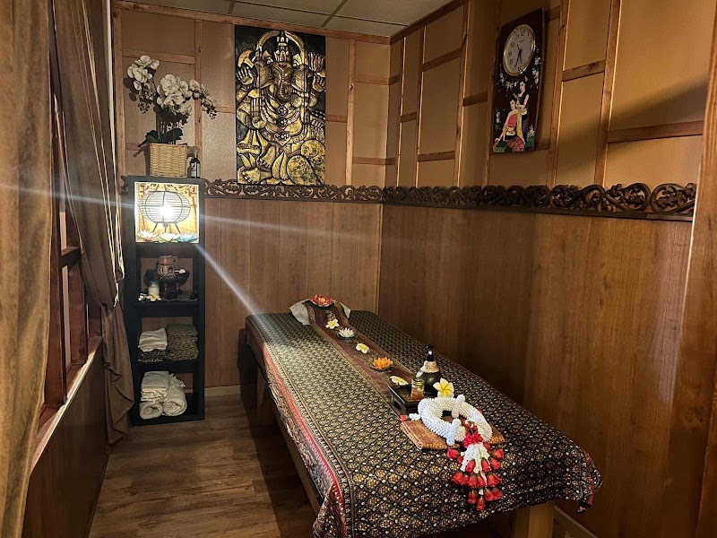 Buathongchan thai massage &spa(Only women and Duo massage)