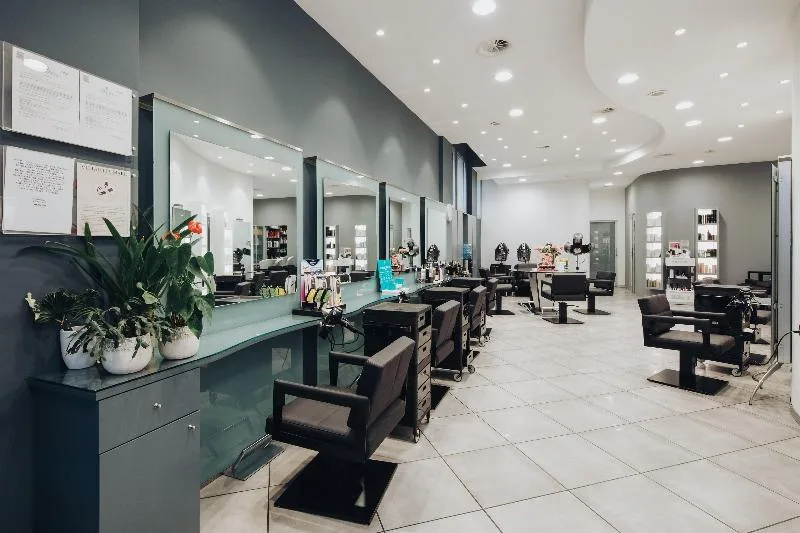 Wind Hair 2 - Coiffure Bologna - Photo de couverture - OneBooking