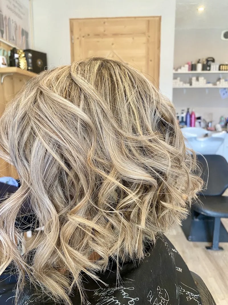 L' ébouriffée - Coiffure Saint-Gervais - Photo de couverture - OneBooking