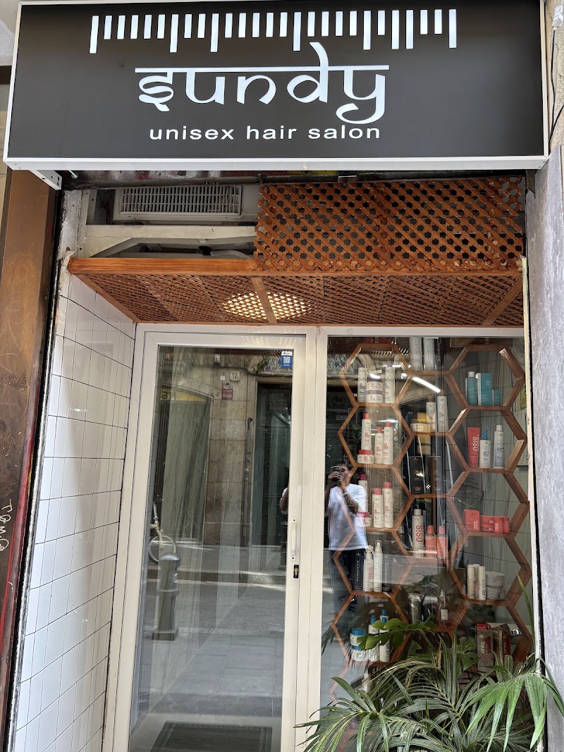 Barberia Hair Saloon - Coiffure Barcelona - OneBooking