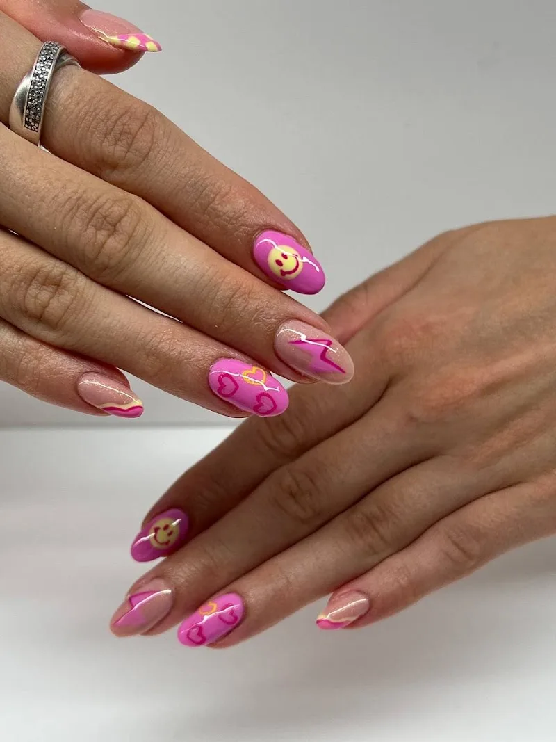 Prettify San Sebastián- Uñas y Maquillaje