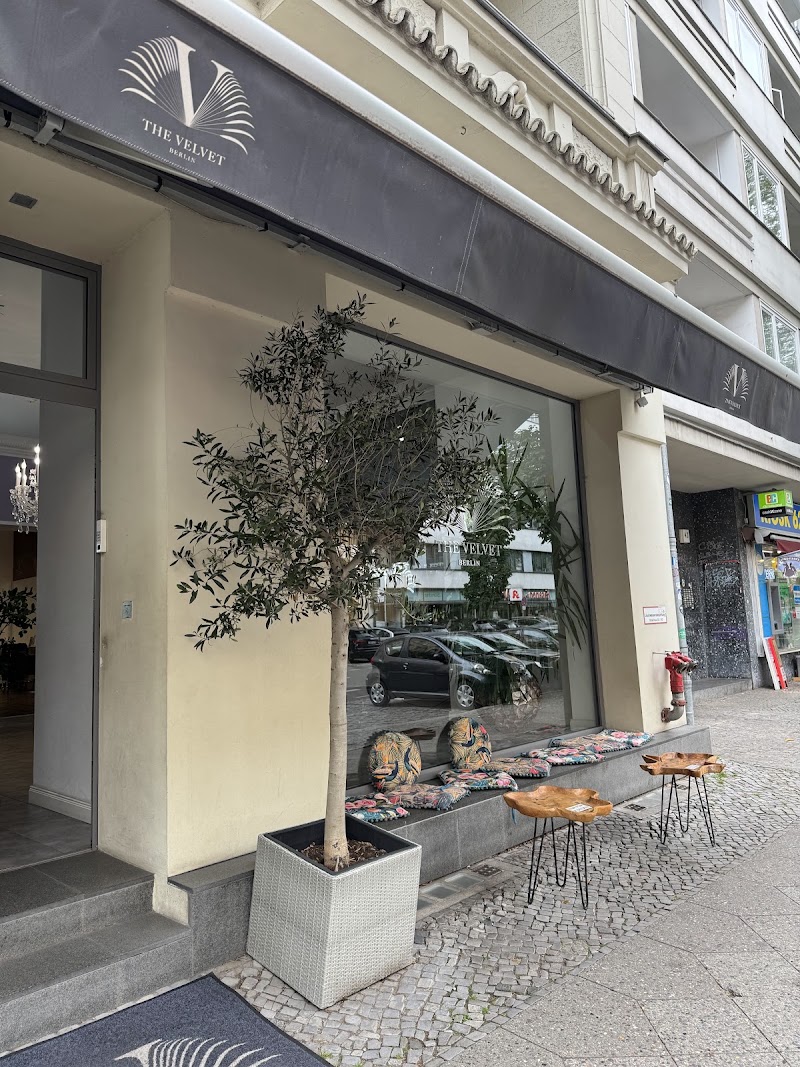 THE VELVET BERLIN - Friseur Berlin | Balayage Extensions Headspa - Coiffure Berlin - OneBooking