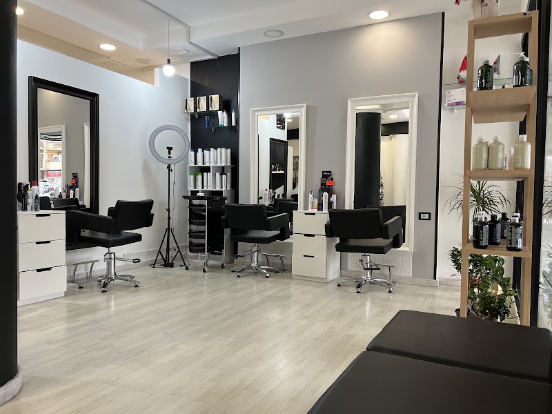 Daniela Milani Custom Hair - Coiffure Latina - OneBooking