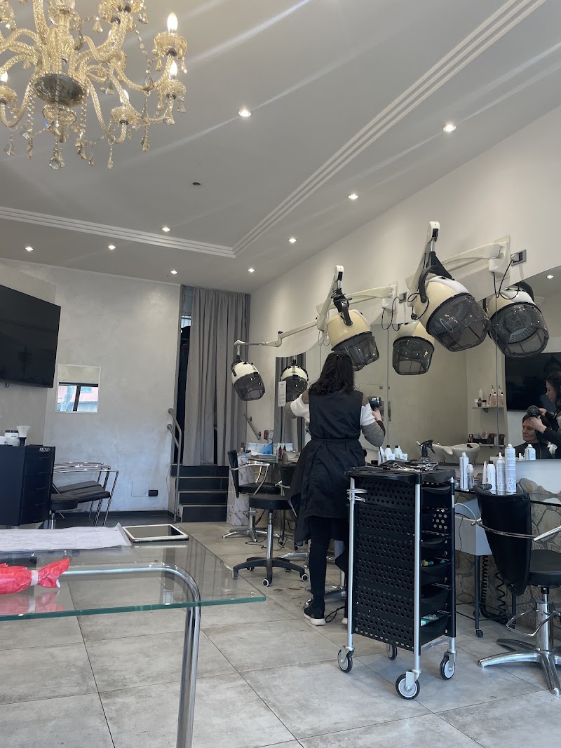 Mattia Acconciature AH - Coiffure Bergamo - OneBooking
