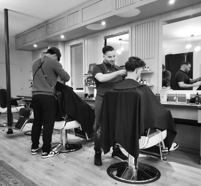 Les Maîtres Barbiers Perruquiers - Barbier, Coiffeur Hommes - Coiffure Paris - Photo de couverture - OneBooking