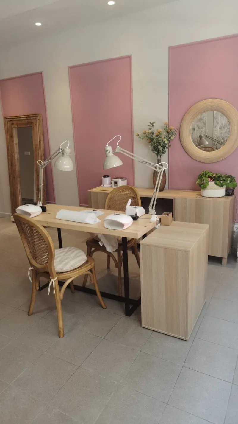 Minimal Nails & Beauty - Institut de beauté Gijón - Photo de couverture - OneBooking