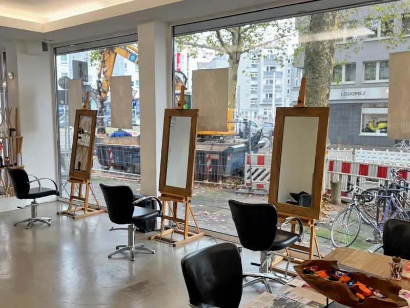 Cut by Lenti - Friseur in Köln am Barbarossaplatz - Coiffure Cologne - OneBooking