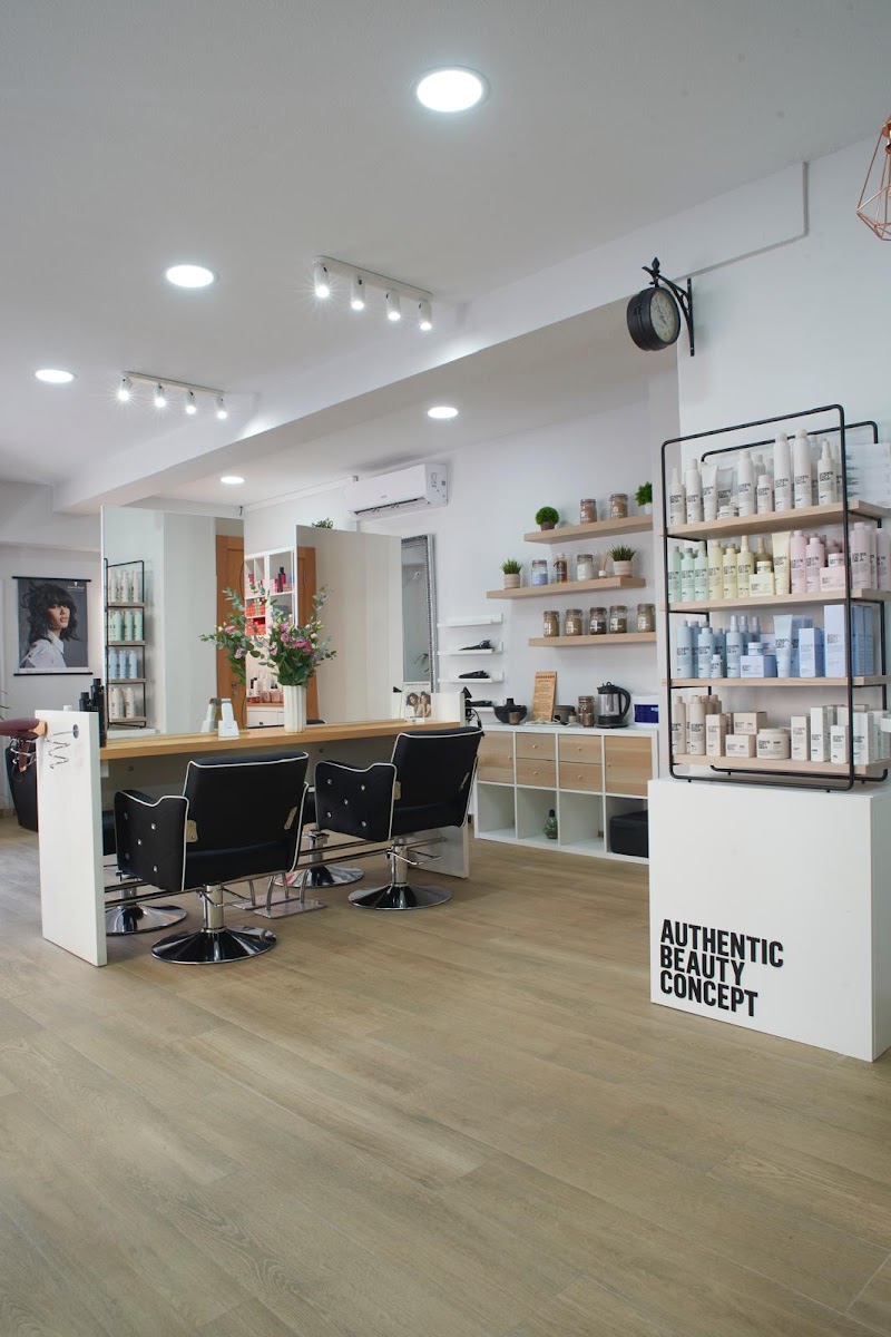 WK.Hairstylist. - Coiffure Alicante - OneBooking