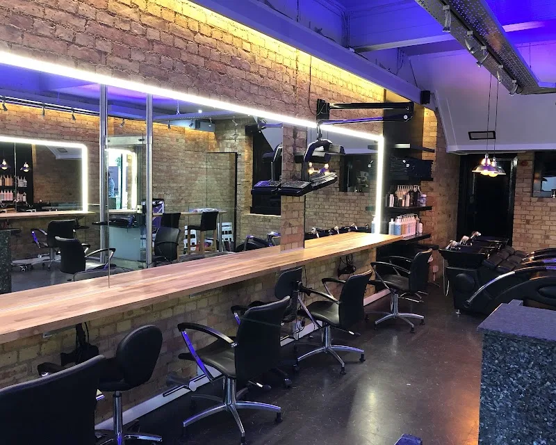 Matthew Clulee Hair Spa - Coiffure Oxford - OneBooking