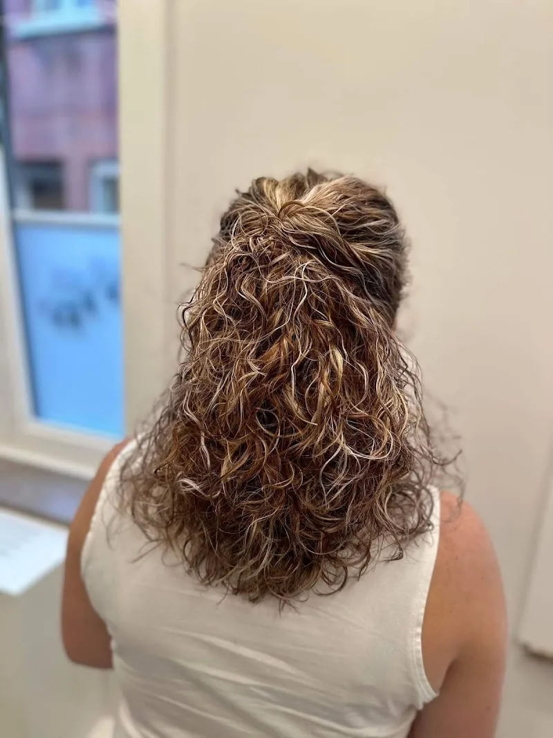 Hairteam - Institut de beauté Halle - OneBooking
