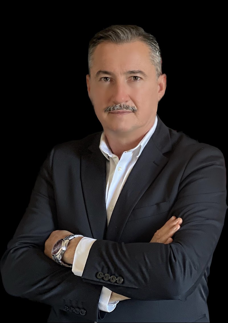 Docteur Sergiu FLUIERARU -Chirurgie Plastique et Esthetique