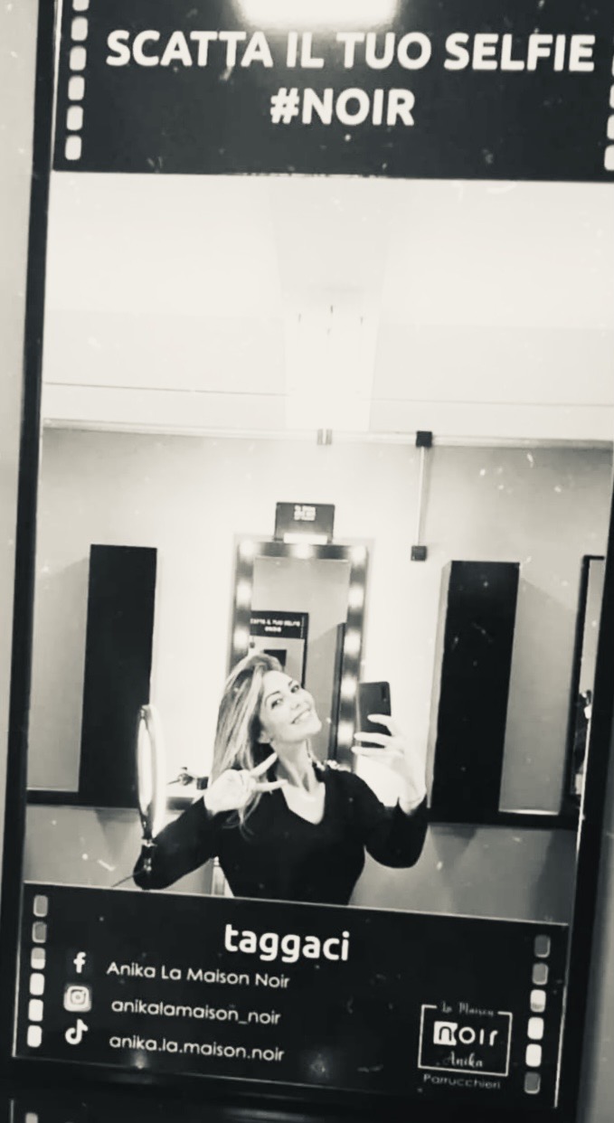 La Maison Noir Anika - Coiffure Foggia - OneBooking