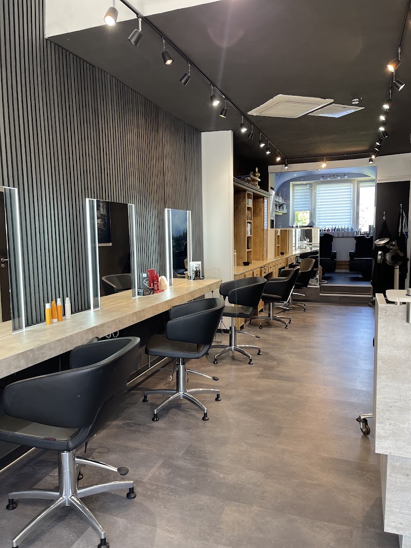 seventy seven hairstudio - Coiffure Hamburg - OneBooking
