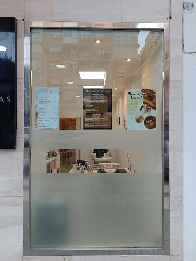 Lucia Isbert Belleza y Cuidado - Institut de beauté Cartagena - OneBooking