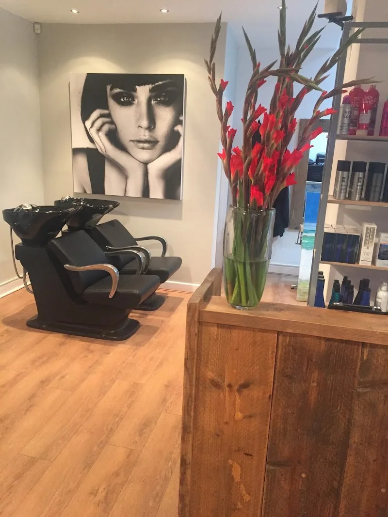 Q Hairdressing