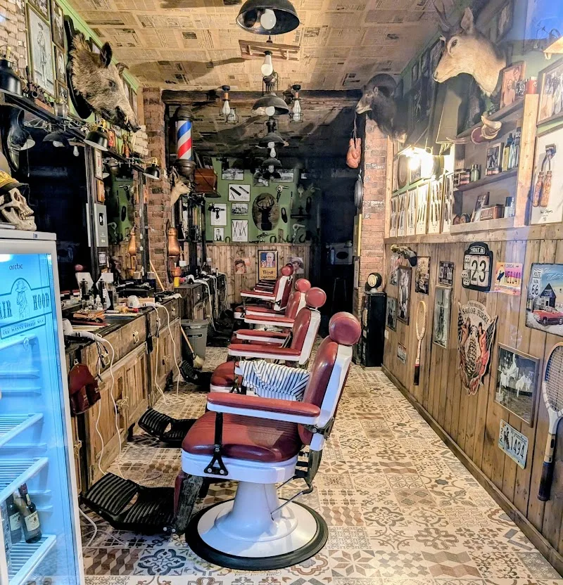 Hair Hood - BarberShop & Academy