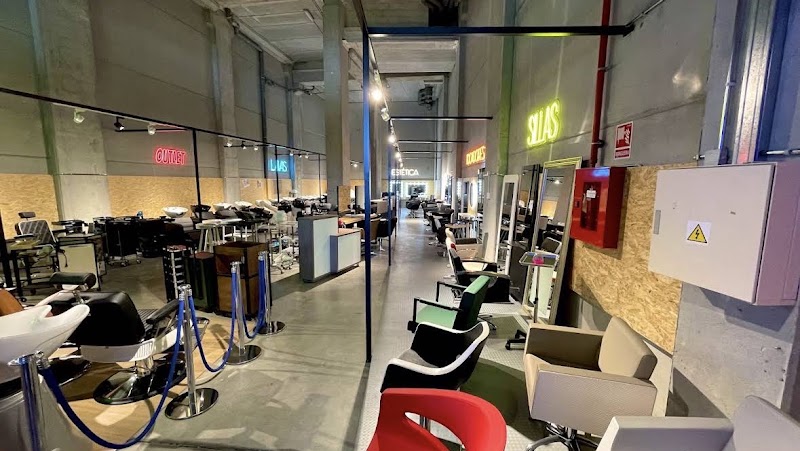 Factory Salons - Coiffure Badalona - OneBooking