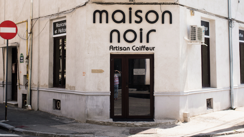 Salon Maison Noir ( Piata Romana)