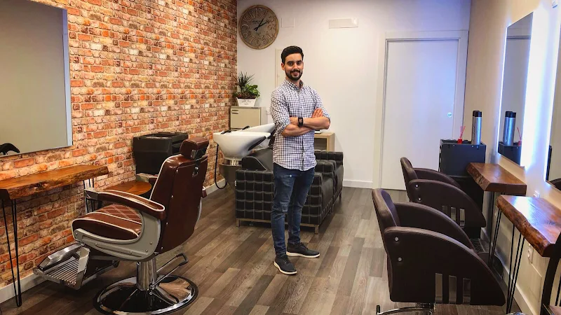 Alejandro Martínez Peluquería / Barbería
