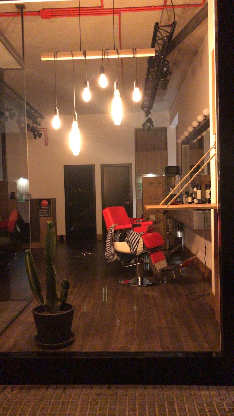 JUAN PELUQUEROS (Collado & Alcántara) - Coiffure Córdoba - OneBooking