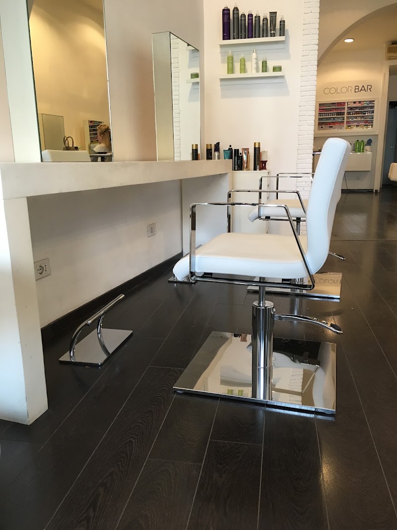 Gioia Hairdressing - Coiffure Rome - OneBooking
