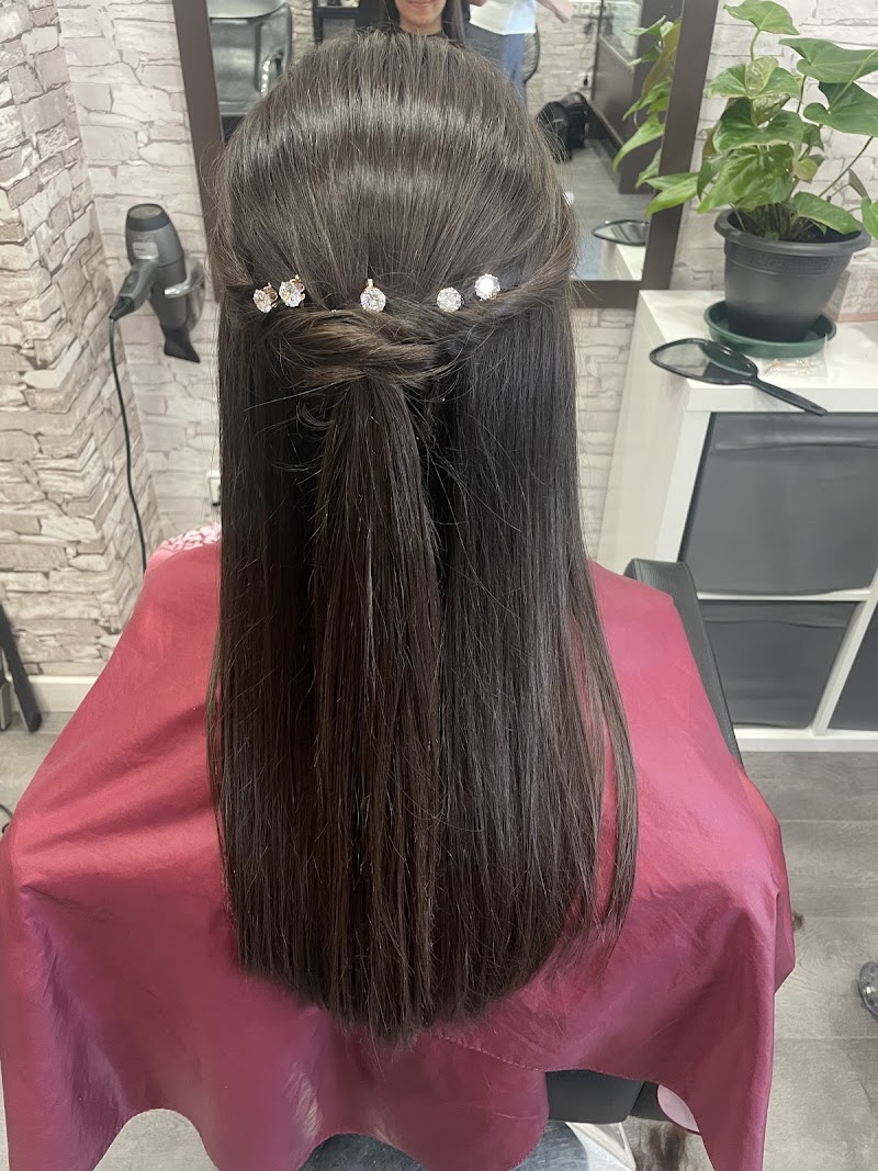 Entre rizos y bigotes - Coiffure Valladolid - OneBooking
