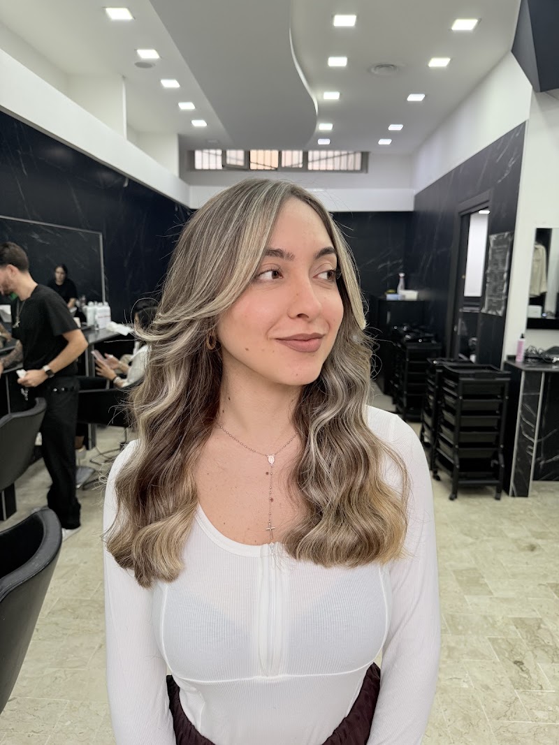 Noi tre Parrucchieri - Coiffure Giugliano In Campania - OneBooking