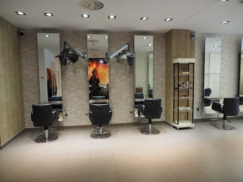 JUAN MANUEL ARCE, Peluquería y Estética - Estilismo y Belleza en Burgos - Coiffure Burgos - OneBooking