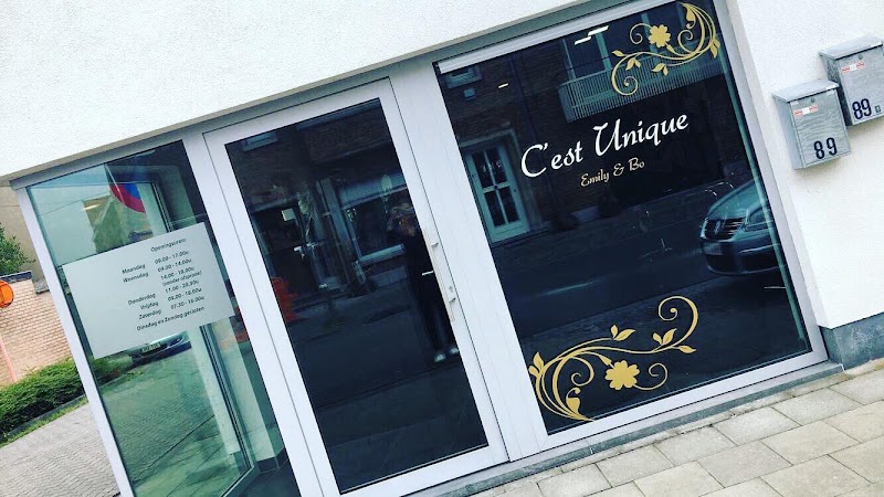 C'est Unique - Emily & Bo - kapsalon Assebroek Brugge ✂ - Coiffure Bruges - OneBooking