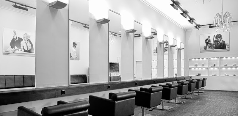 Maxat Friseur - Coiffure Berlin - OneBooking