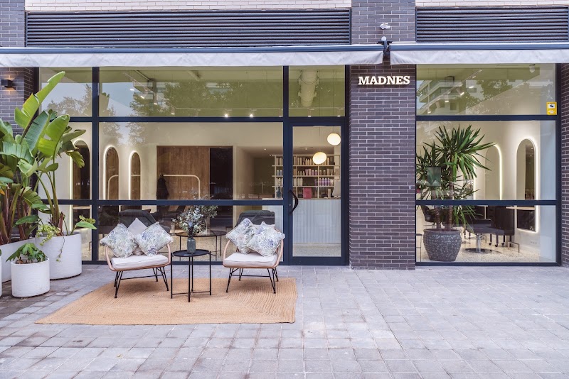 Madnes Salón - Coiffure Alicante - OneBooking