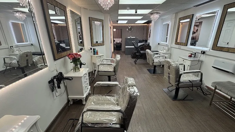 Hera salon - Coiffure Oxford - OneBooking