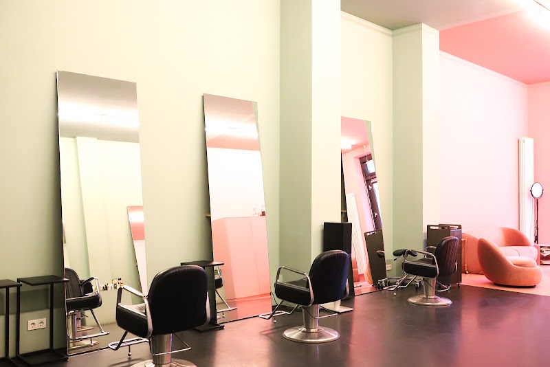 AMYWHO Friseur - Coiffure Berlin - OneBooking