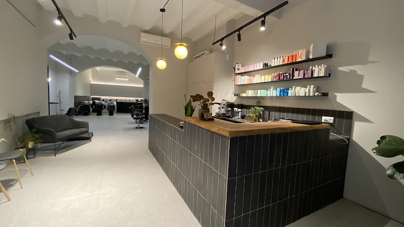 Royal Oak Hair Salon - Coiffure Barcelona - OneBooking
