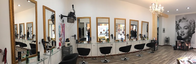 Donna Moderna Di Riganello Matilde - parrucchiere per donna - Coiffure Bologna - OneBooking