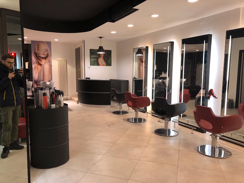 Enjoy Parrucchieri Bergamo - Coiffure Bergamo - OneBooking