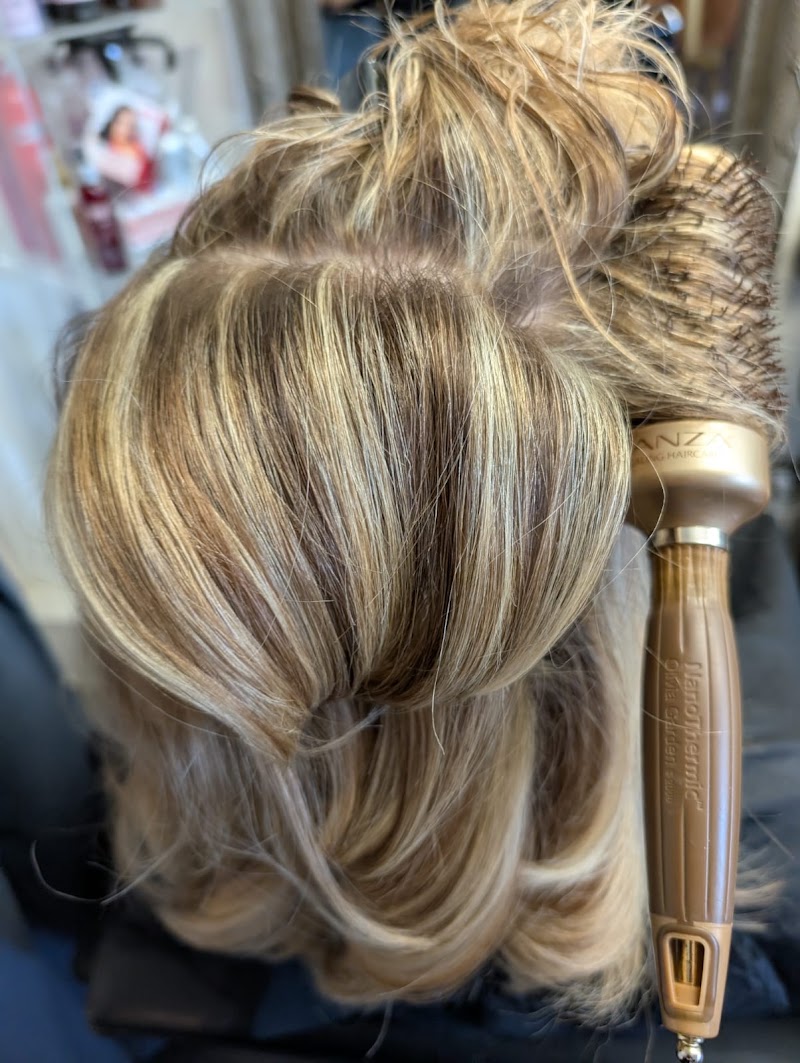 Matahari Hair Styling - Coiffure Hamburg - OneBooking