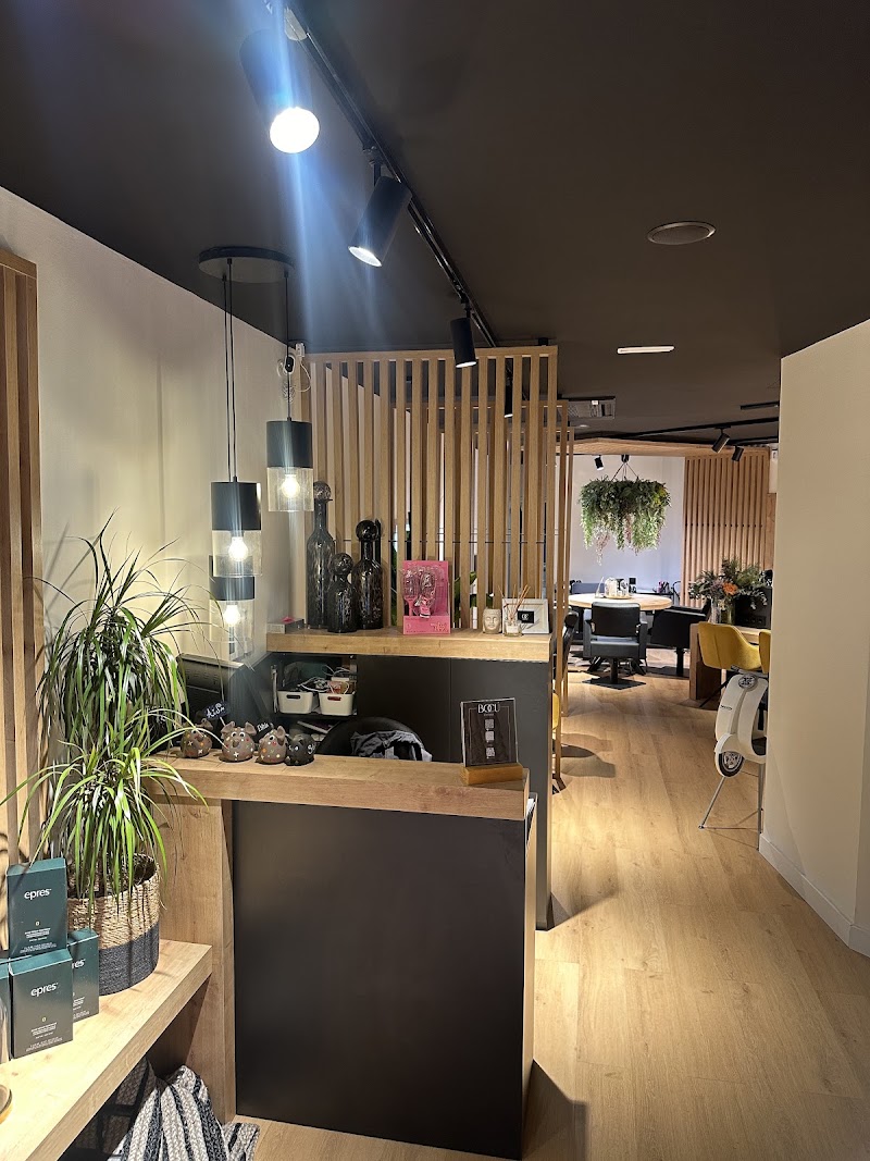 Peluqueria BOCÚ · El mejor Salón de Barcelona para Balayages, Mechas & Rubios - Coiffure Barcelona - OneBooking
