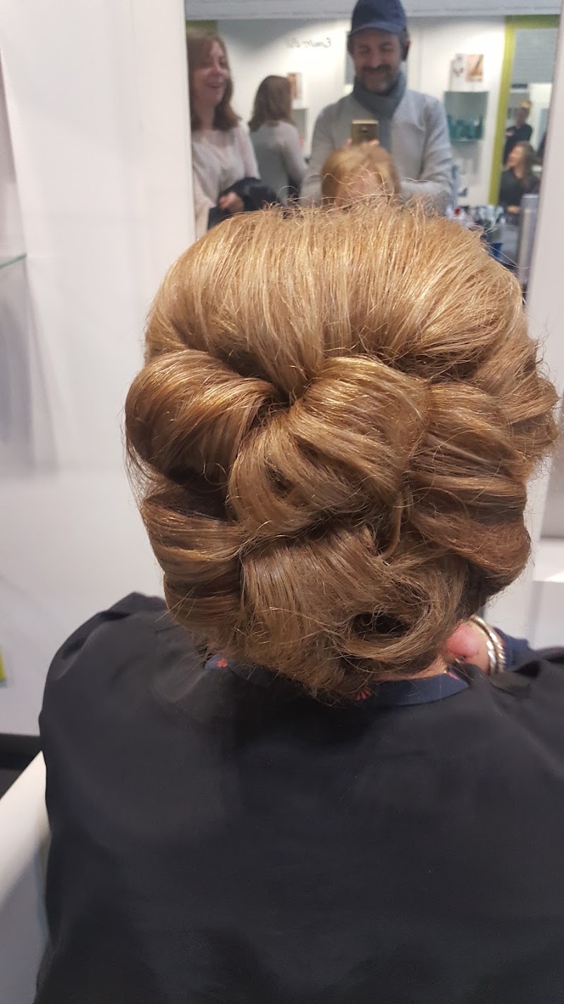 PELUQUERIA RAMIRO GILL Gran Via 5-1º - Coiffure Vigo - OneBooking