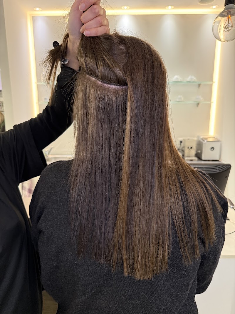 Secret Hairstyles – Balayage, AirTouch & Premium Friseur München Moosach - Coiffure Munich - OneBooking