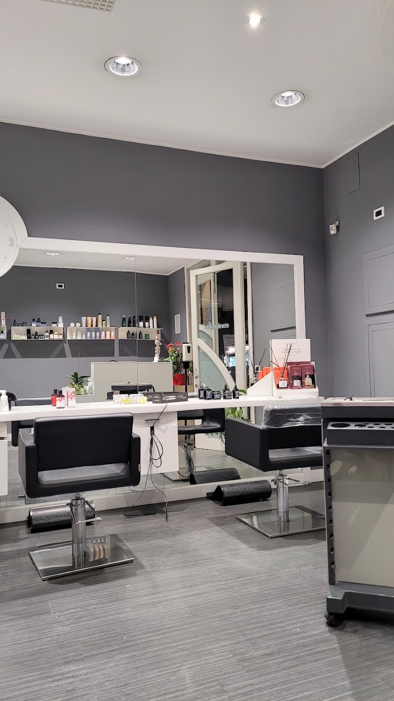 Antoine Coiffeur Di De Luca Antonio - Coiffure Bari - OneBooking