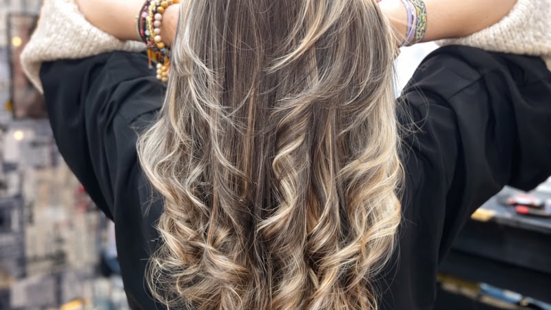 Peluquería AL ESTILISTA VIGO Balayage, Mechas, Rubio y alisado. - Coiffure Vigo - OneBooking