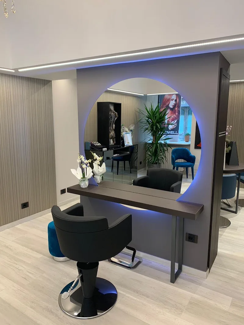 HAIR BOUTIQUE DEMIS - Coiffure Bergamo - OneBooking