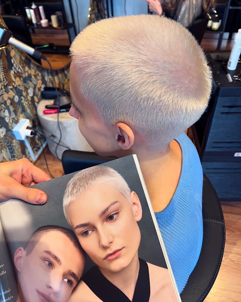 DAVIDE HAIR CONCEPT - Coiffure Brescia - OneBooking